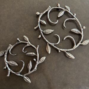 2 Michael Aram Signed Round & Oval Vine Silver Tone Leaf Designer Trivets